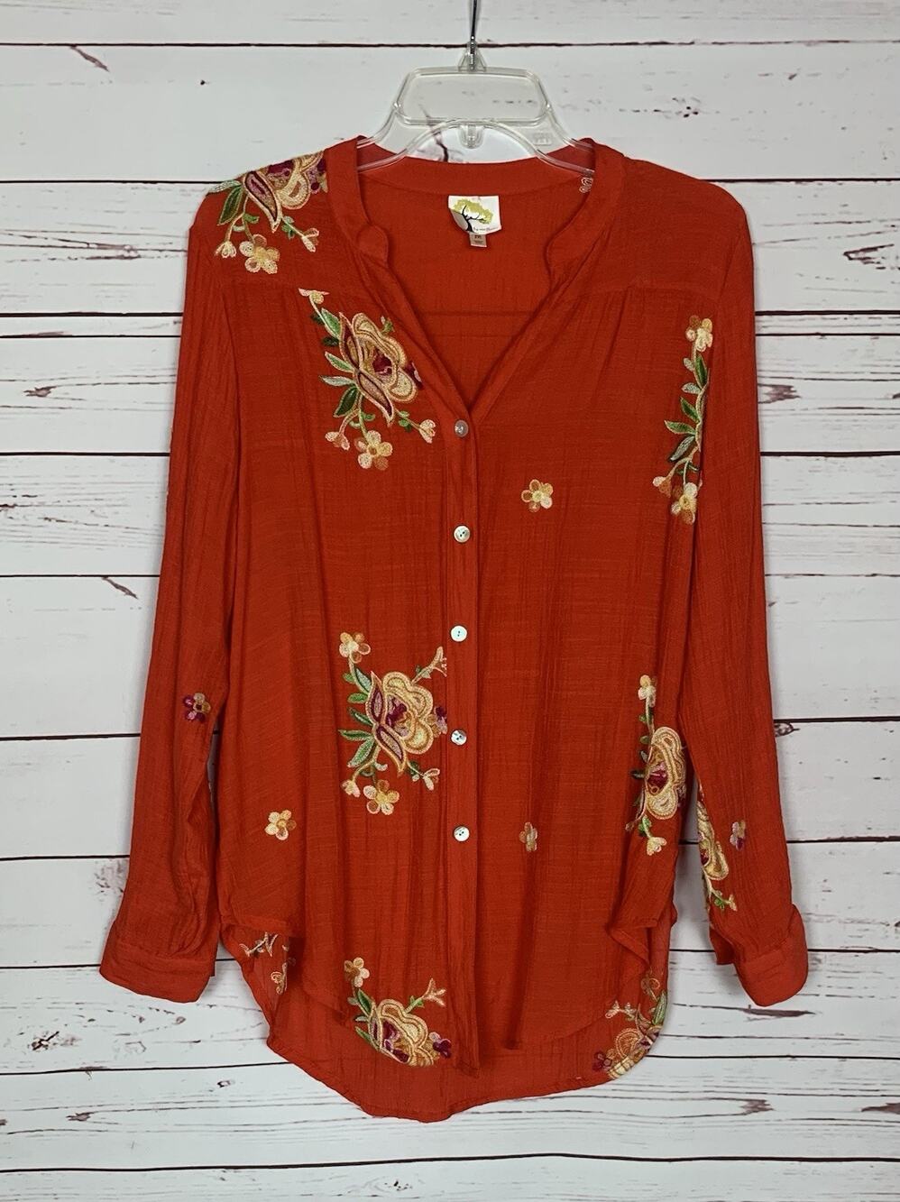 Fig And Flower Anthropologie Women's M Medium Red Floral Embroidered Button Top